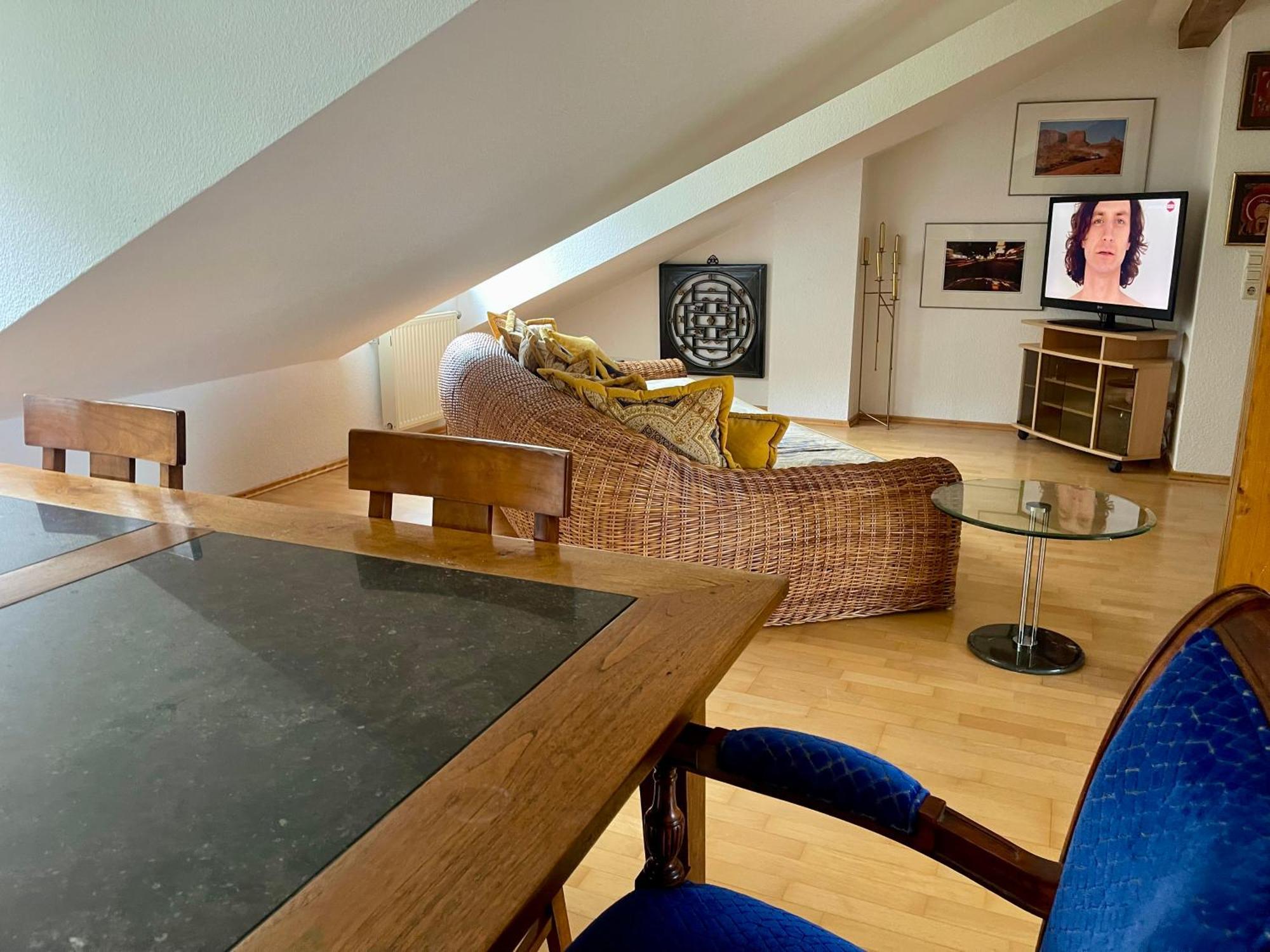 Wunderschoenes Grosses 3 Zimmer Apartament Zentrum Goldstadt Familienfreundlich Mit Garage Pforzheim Luaran gambar