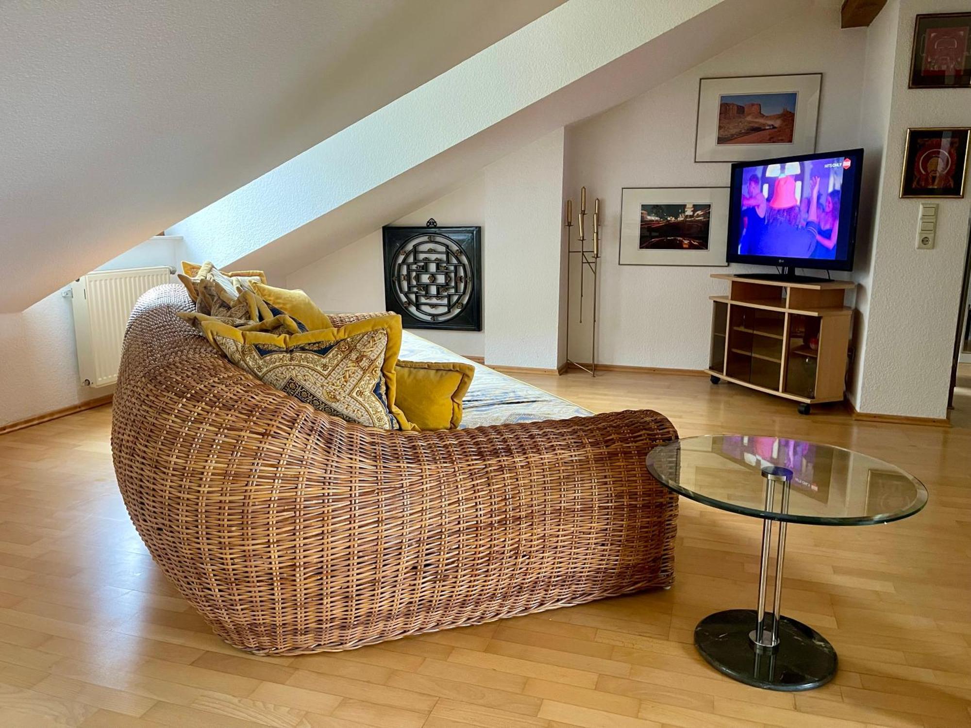 Wunderschoenes Grosses 3 Zimmer Apartament Zentrum Goldstadt Familienfreundlich Mit Garage Pforzheim Luaran gambar